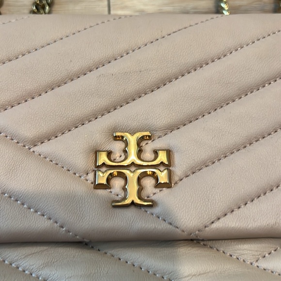 Tory Burch Small KIRA Chevron Shoulder Nappa Leather Bag Devon Sand $548 - Picture 3 of 13